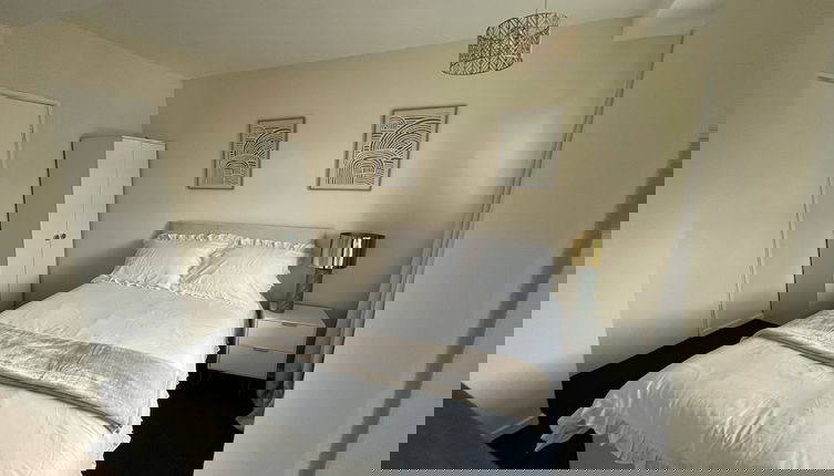 Foto 1 - Charming London Apartment Near Attractions