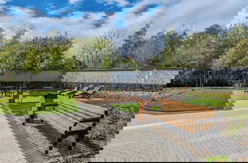 Foto 35 - Modern With Balcony and Gym by Renters
