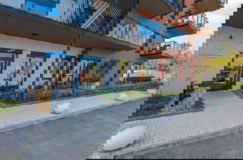 Foto 31 - Modern With Balcony and Gym by Renters