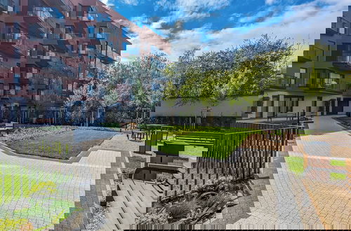 Foto 34 - Modern With Balcony and Gym by Renters