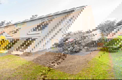 Foto 1 - Restyled Villa With 5 Bathrooms, Located in a Green Area
