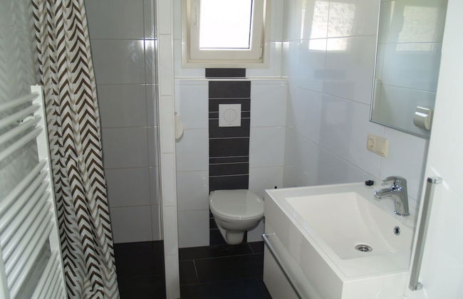 Modern Chalet Near Marina - Photo 7