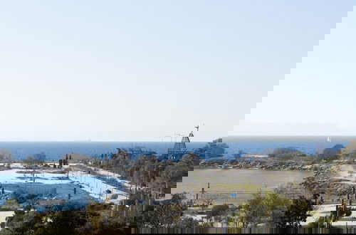 Foto 16 - The View in Glyfada With 2 Bedrooms and 2 Bathrooms