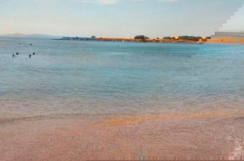 Foto 35 - The View in Glyfada With 2 Bedrooms and 2 Bathrooms