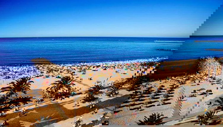 Foto 1 - Cozy and Sunny Coastal Escape With Stunning Views
