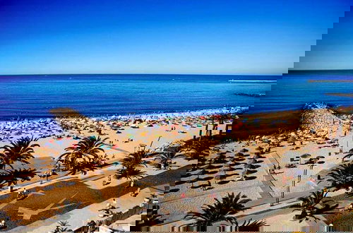 Foto 1 - Cozy and Sunny Coastal Escape With Stunning Views