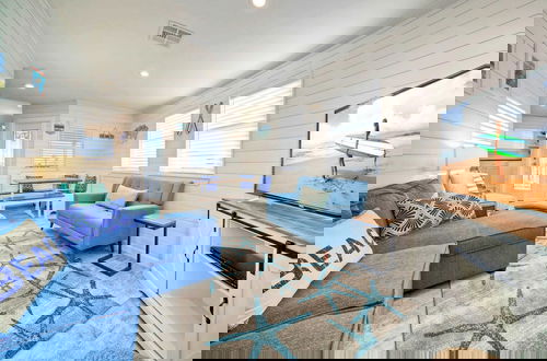 Foto 18 - Dapper Dolphin by Avantstay Pool, Game Room