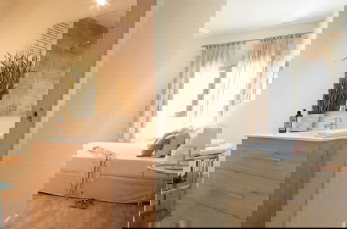 Photo 50 - LAN Suites