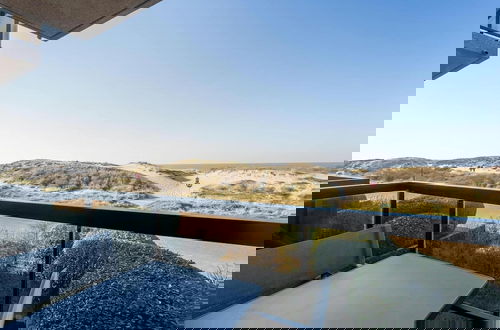 Foto 12 - Apartment With Balcony and sea Views