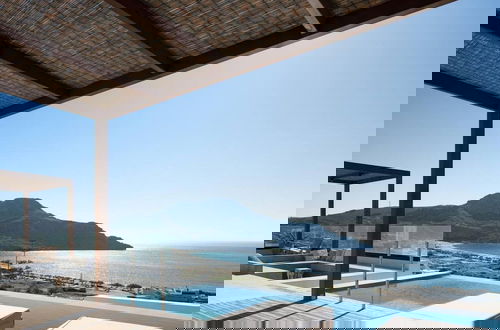 Photo 32 - Villa Hestia - 6 Bedroom Luxury Villa With Seaview