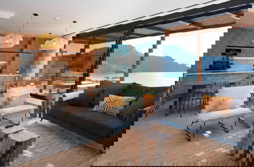 Photo 2 - Villa Hestia - 6 Bedroom Luxury Villa With Seaview