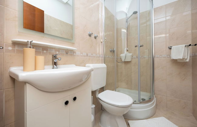 Double bed Room With Private Bathroom and Balcony - Foto 7