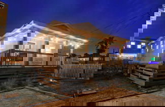 Foto 1 - Kenna's Kabana by Avantstay Walk to Beach