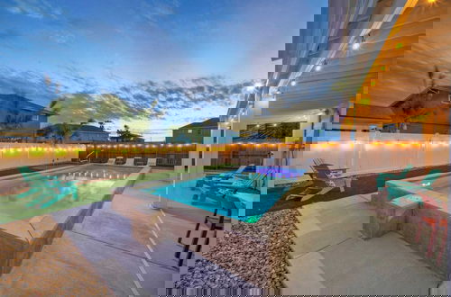 Foto 46 - Priv Pool & Yard w/ Putting Green! Newly Remodeled Always Sunny by Avantstay