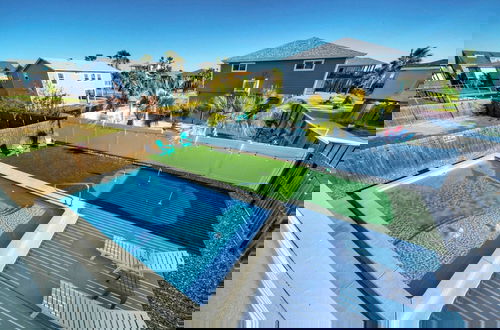 Foto 52 - Priv Pool & Yard w/ Putting Green! Newly Remodeled Always Sunny by Avantstay