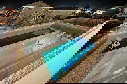 Foto 11 - Priv Pool & Yard w/ Putting Green! Newly Remodeled Always Sunny by Avantstay