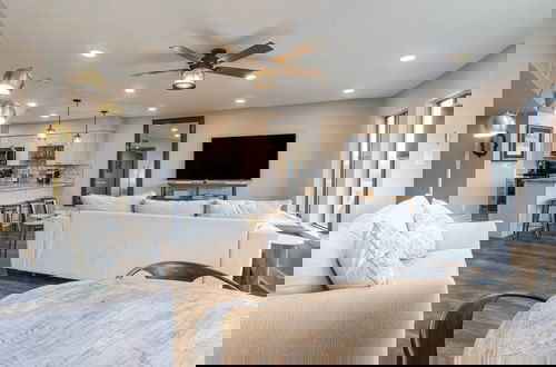 Foto 9 - Sea Haven by Avantstay Modern Condo Near Beach
