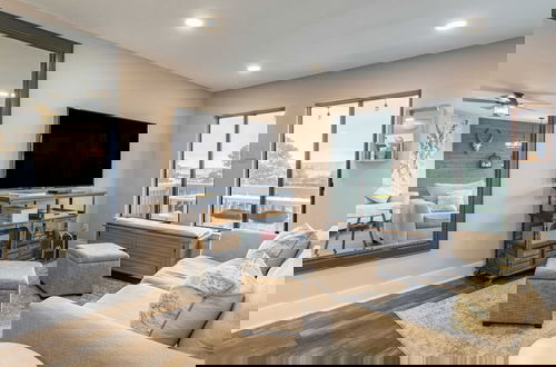 Foto 30 - Sea Haven by Avantstay Modern Condo Near Beach