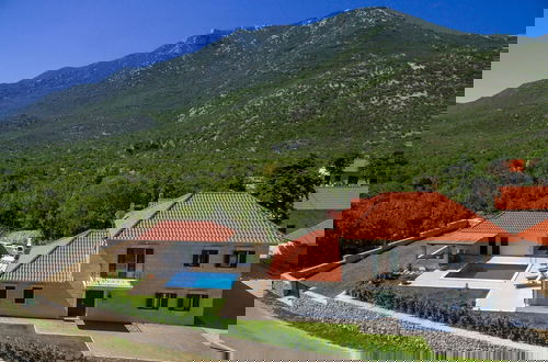 Foto 26 - Villa in Croatia With Stunning Mountain Views