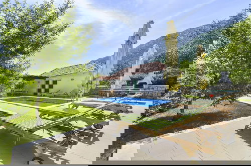 Foto 16 - Villa in Croatia With Stunning Mountain Views