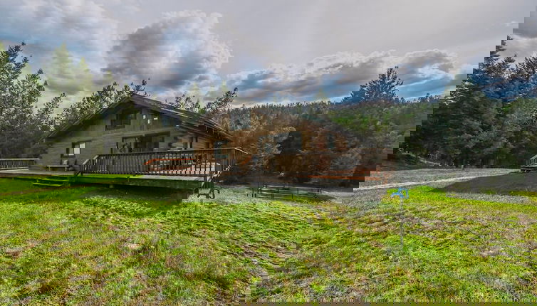 Foto 1 - Larch Lodge Secluded Cabin!