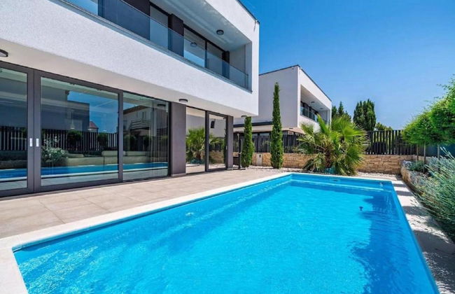 Villa Alpha - Four Bedroom Villa With Swimming Pool - Foto 27