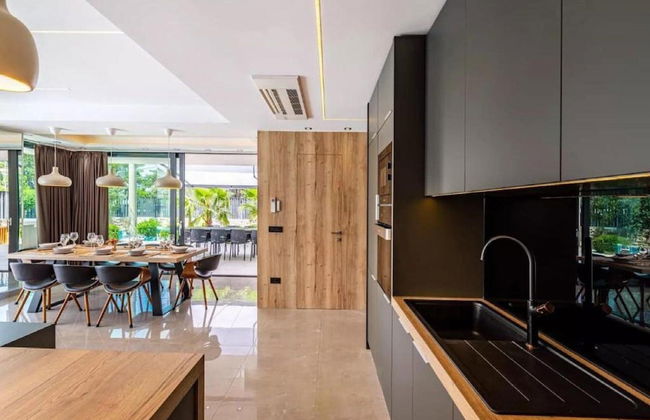 Villa Alpha - Four Bedroom Villa With Swimming Pool - Foto 17