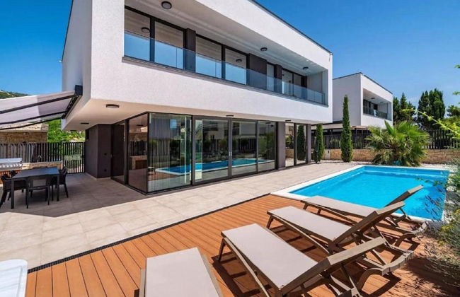 Villa Alpha - Four Bedroom Villa With Swimming Pool - Foto 28