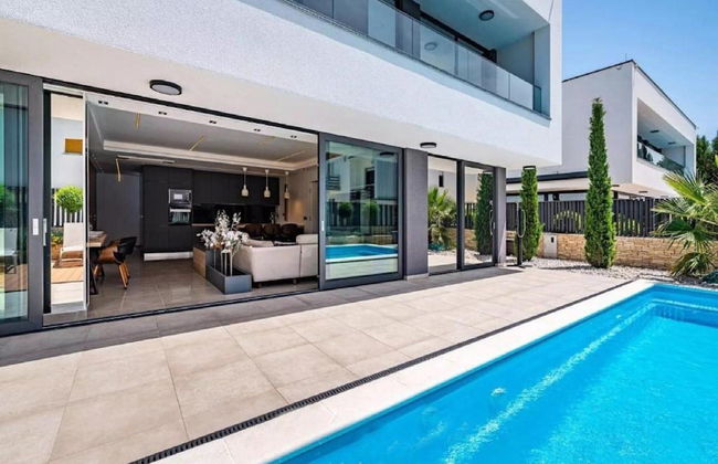 Villa Alpha - Four Bedroom Villa With Swimming Pool - Foto 35