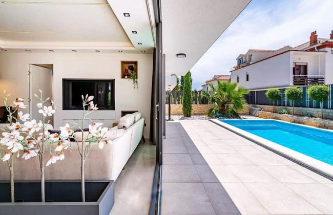 Villa Alpha - Four Bedroom Villa With Swimming Pool - Foto 31