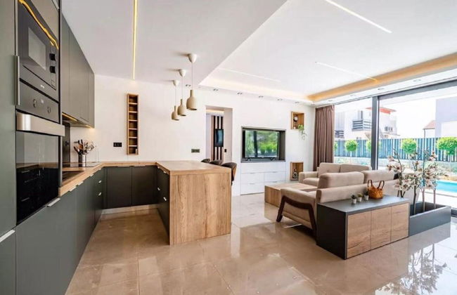 Villa Alpha - Four Bedroom Villa With Swimming Pool - Foto 16