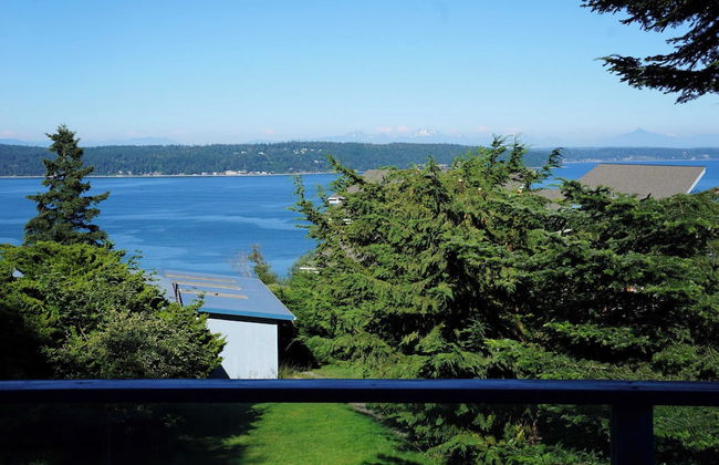 Incredible Water Views, Deck Relaxing Retreat Greenbank Getaway by Avantstay - Foto 3