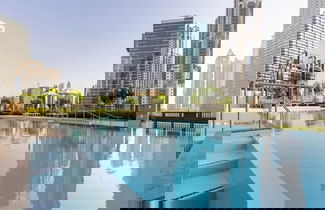 Foto 1 - OYO HOME 1349 Burj Crown Luxury 1bed Apartment