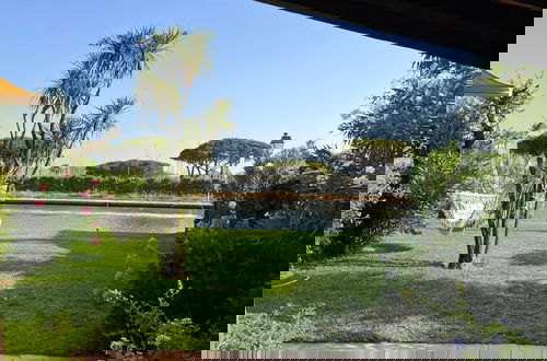 Foto 13 - Lovely Holiday Apartment by the sea in Grimaud
