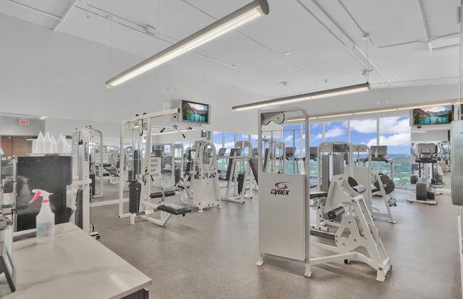 Amazing Studio Near CocoWalk - Photo 17