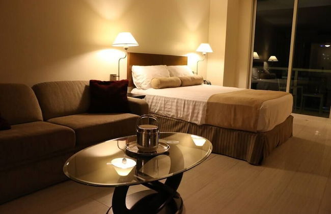 Amazing Studio Near CocoWalk - Photo 1