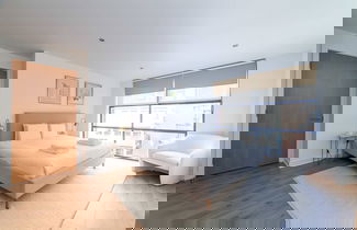 Foto 1 - A Stylish Newly Refurbished Flat With City Access