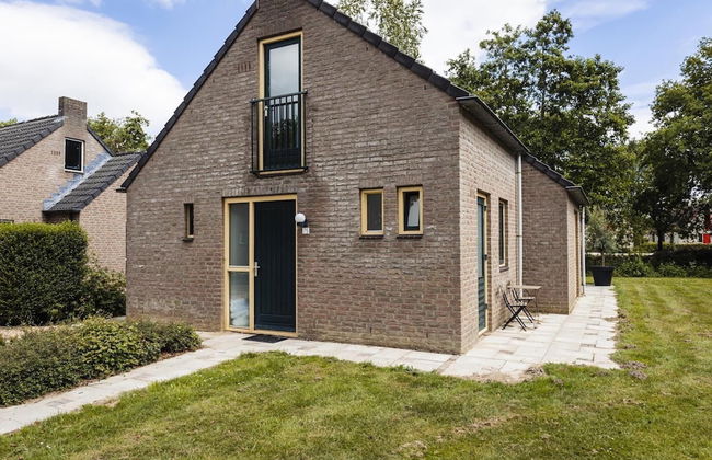 Villa in Nijmegen With VIP Amenities - Photo 10