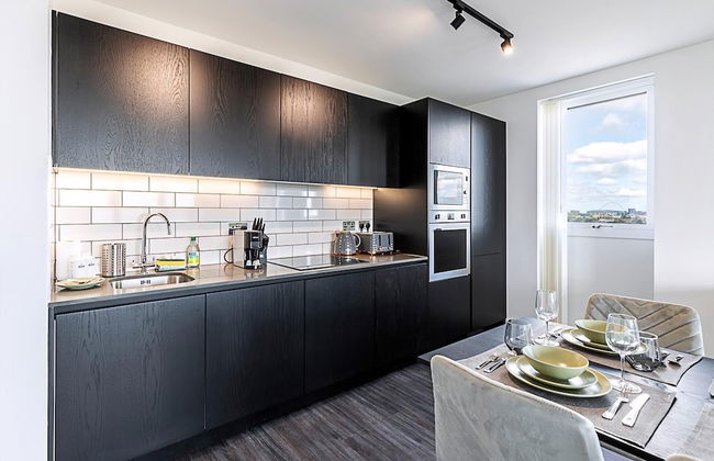 Sleek and Stylish 9th Floor Apartment - Foto 13