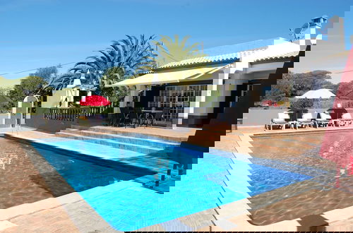 Foto 25 - Charming 3-bedroom Villa With Wifi and Central Heating in Beautiful Santa Bárbar