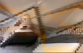 Photo 3 - Inviting Chalet in Monnickendam With Garden