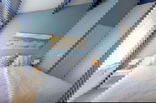 Foto 4 - Elegant Apartment With Balcony