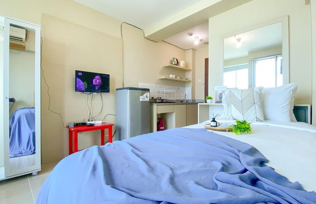 Good Place And Tidy Studio Tifolia Apartment - Foto 2