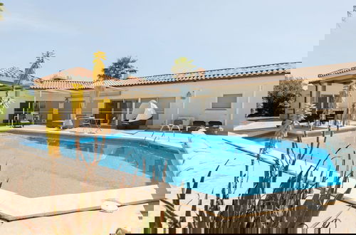 Foto 36 - Delux Villa in Vilacolum With Swimming Pool