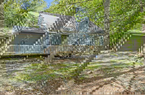Foto 51 - Shady Pines by Avantstay Enclosed Porch, Game Rooms, & Lake/beach Access!