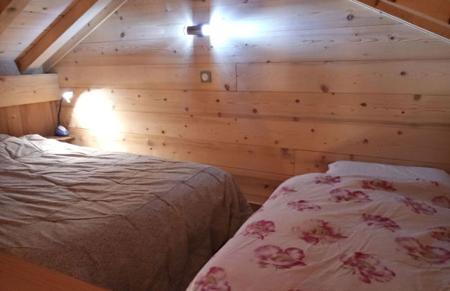Chalet in Lovely, Rich Forest Setting With a Beautiful View - Foto 5