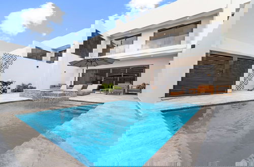 Foto 50 - NEW Lux 4BR Villa w Private Pool Walk to Beach
