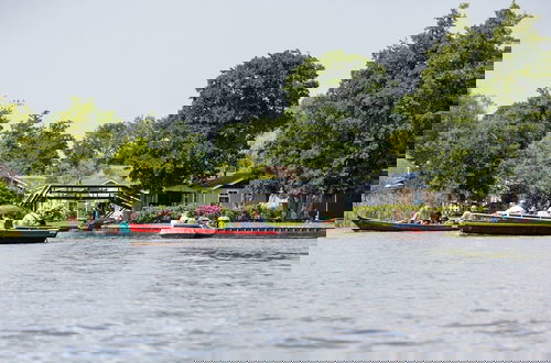 Photo 12 - Giethoorn Lakehouse Retreat