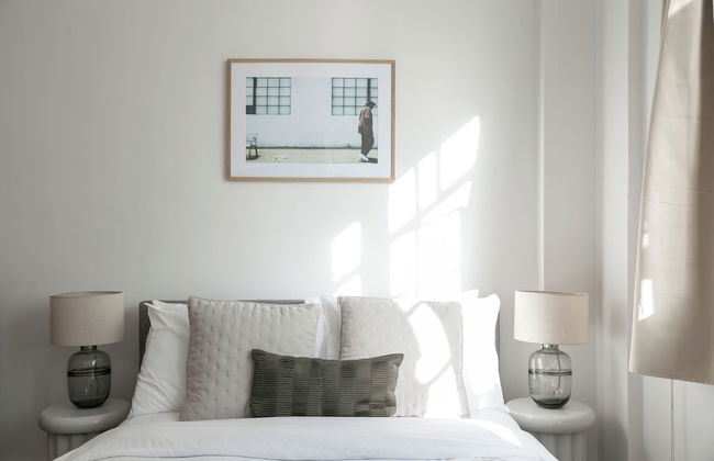 Beautifully Presented Centrally Located Studio apt - Photo 7
