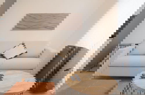 Foto 2 - Enchanted Como City Apartment